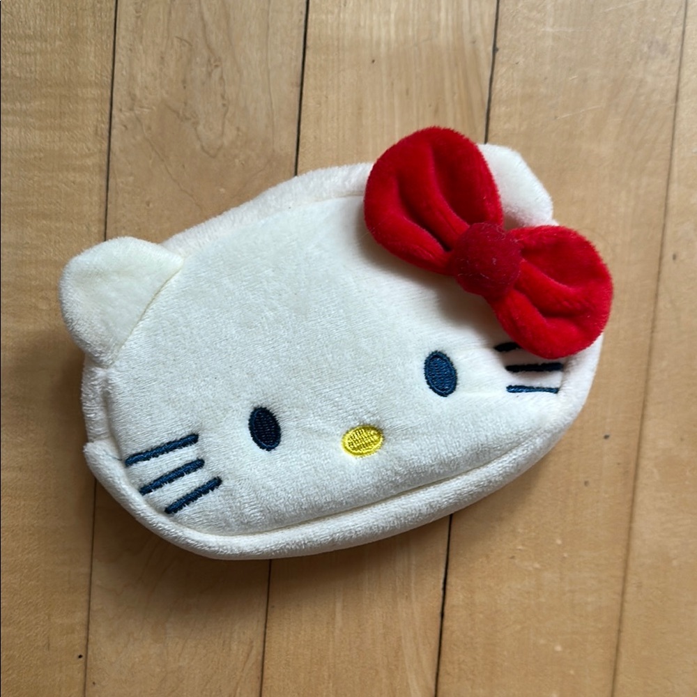 Hello Kitty Zip Pouch